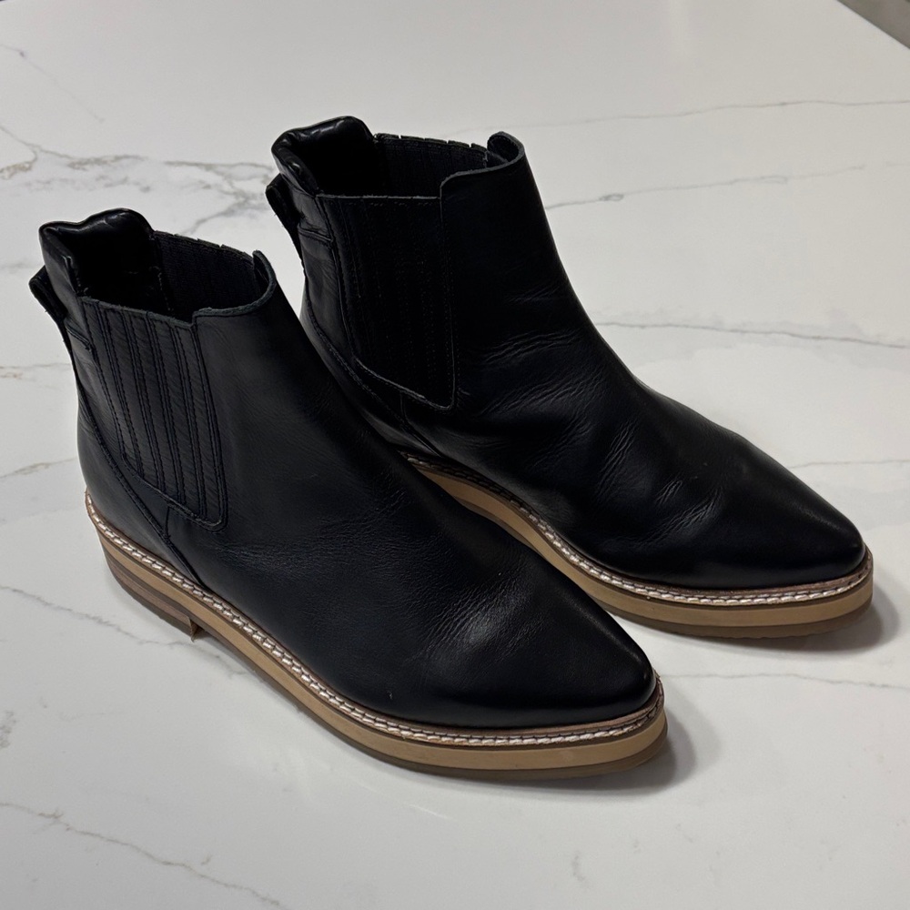 Stylish Black Leather Ankle Boots - Picture 3 of 16
